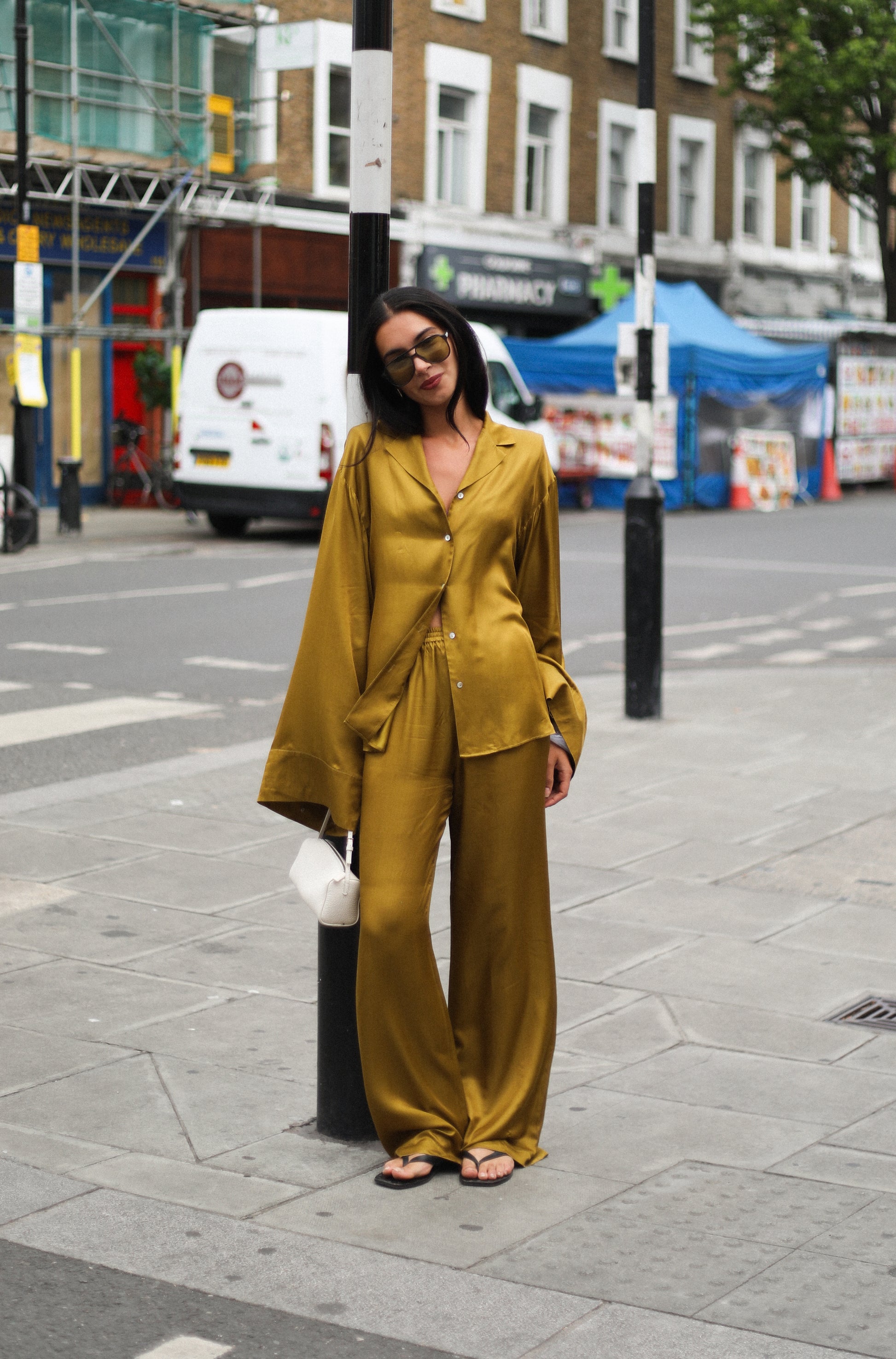 LA Twin The Lizzie Olive Green silk trousers model 2